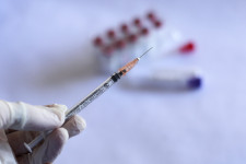 A Moderna vakcináját is engedélyezték az Egyesült Államokban