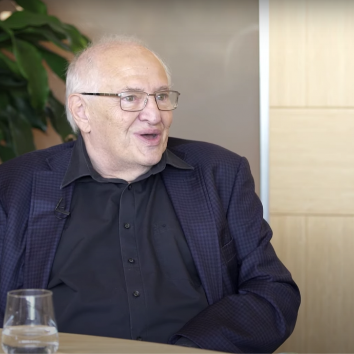 Kritizálta a szlogent, sosem hívták többé tanácsot adni