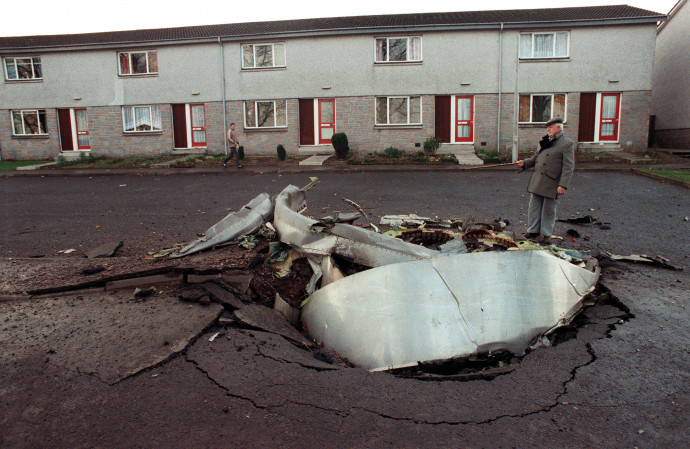 A repülőgép egy darabja 1988-ban. Fotó: Roy Letkey / AFP