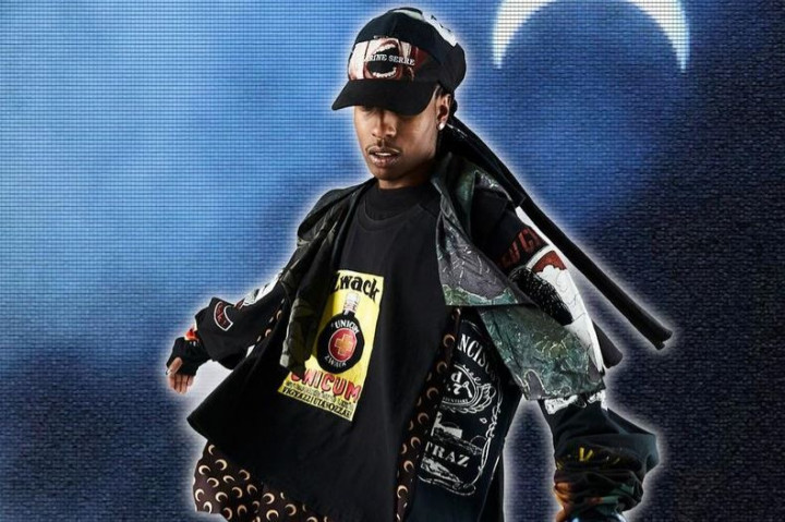 A$AP Rocky egy unicumos pólóban feszít