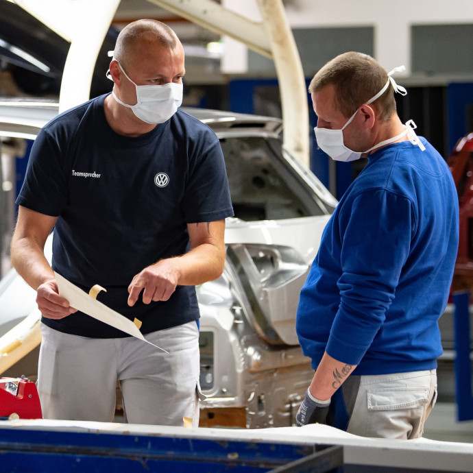 Világszerte át kell szervezni a Volkswagen-csoport autóinak gyártását