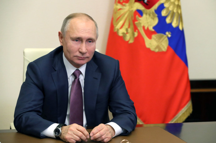 Putyin beadta a derekát, megkapja az orosz fejlesztésű koronavírus elleni vakcinát