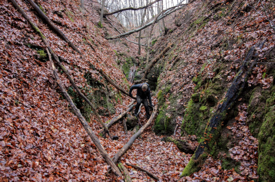 Sötét barlangok és elhagyott bunkerek: a Rém-szakadék szurdokkör