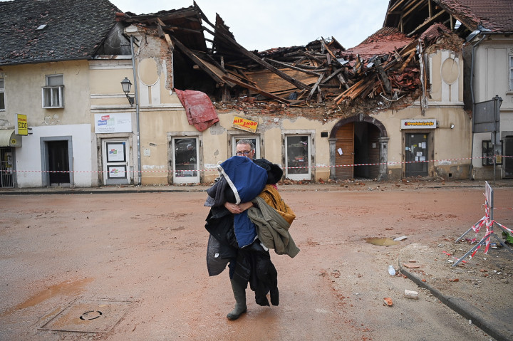 Petrinja belvárosa a földrengés után 2020. december 30-án – Fotó: Bődey János / Telex