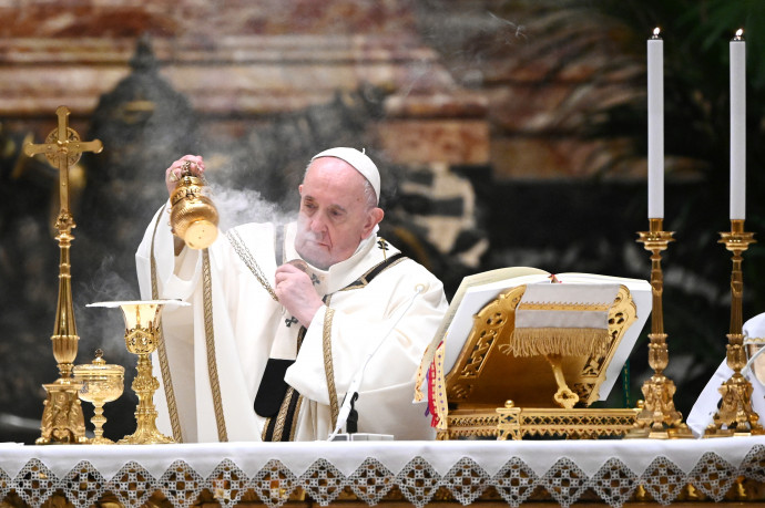 Isiász kínozza Ferenc pápát, lemondta az újévi misét