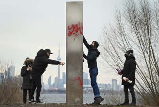 Kanadában is felbukkant a fémmonolit, jól össze is grafitizték
