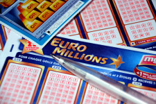 Elvitték a 40 millió fontos lottó főnyereményt Nagy-Britanniában