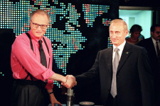 Koronavírussal került kórházba Larry King, a CNN talkshow-veteránja