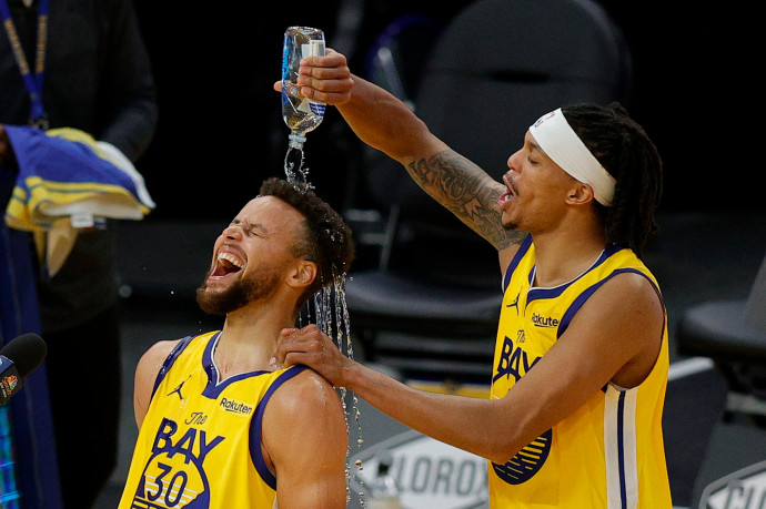 62 ponttal karriercsúcsot dobott Stephen Curry a Portland ellen