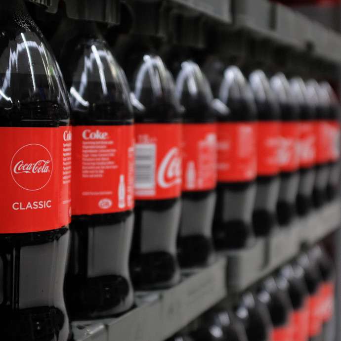 Lemásolták a magyar adót, 40 százalékkal drágult a kóla