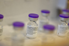 Duplájára, 600 millió adagra növelte a Pfizer-vakcinára leadott rendelését az EU