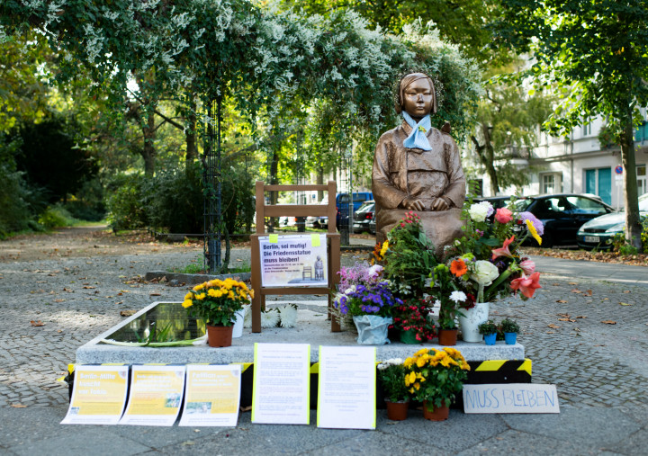 2020. szeptemberében felállított szobor Berlinben a vigasznők emlékéreFotó: Bernd von Jutrczenka / DPA via AFP