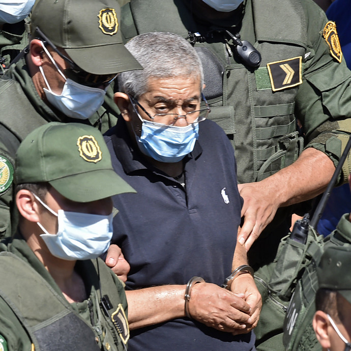 A feketepiacon adta el hatvan aranyrúdját a megkent miniszterelnök