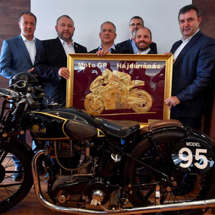 Tíz évig lehet MotoGP futam Magyarországon, évi 2-4 milliárdért