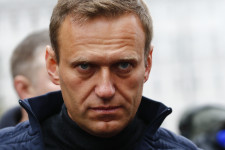 A korábban megmérgezett Navalnij vasárnap visszatér Oroszországba