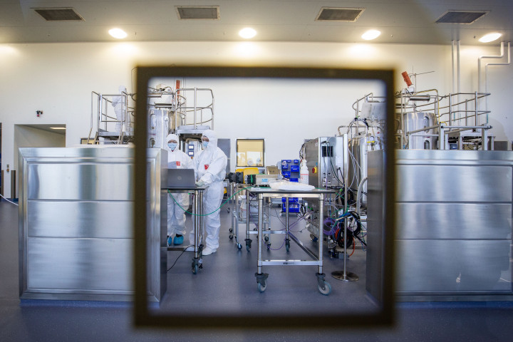 Laboratórium Melbourneben, ahol a AstraZeneca és a az Oxfordi Egyetem vakcináját kezdik el gyártani 2020 novemberében – Fotó: Darrian Traynor / Getty Images