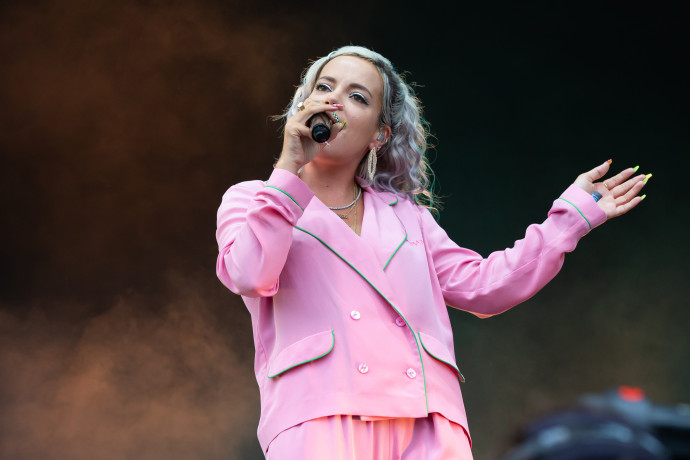 Lily Allen akkor jött rá, hogy le kéne állnia a szerekkel, amikor a heroint is megkívánta