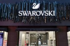 Világszerte 750 üzletét zárja be a Swarovski