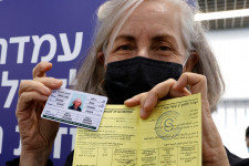 Izraelben már látszik, hogy milyen könnyítéseket kapnak a beoltottak