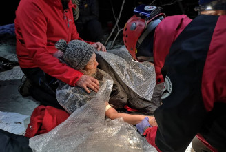 Barlangi mentők hozták le a Pilisben megsérült kirándulót