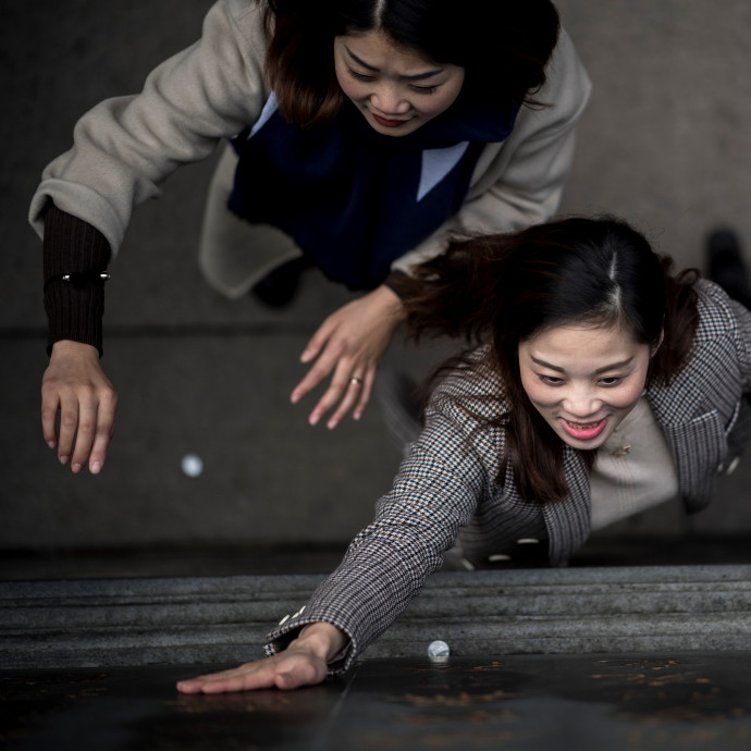 Nemcsak anyagiakban, de boldogságérzetben is egyre jobban szétszakad a társadalom