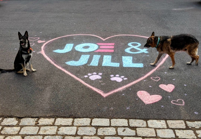 Jill Biden üzenete férjének Valentin-napon, és két kutyájuk, Major és Champ – Dr. Jill Biden / Facebook