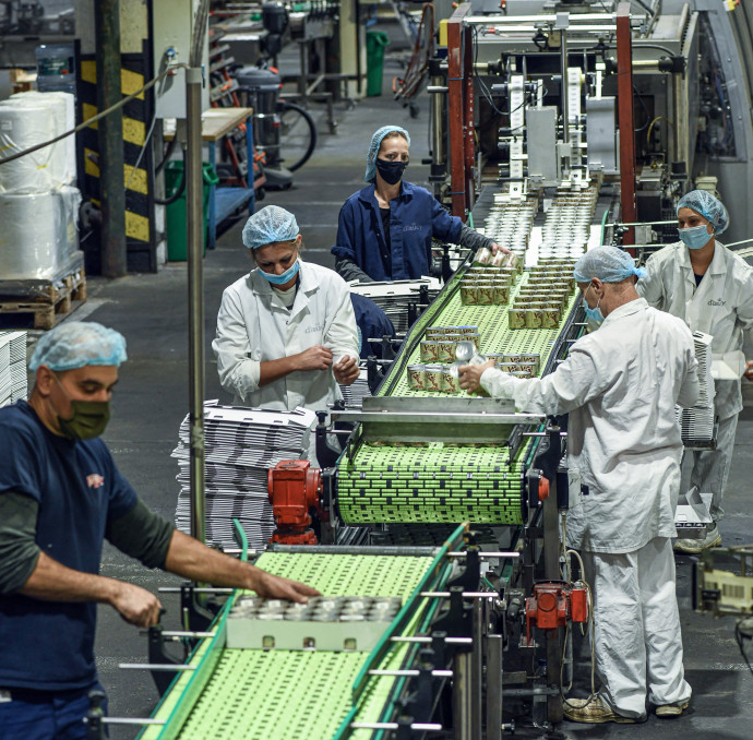 Újraiparosítás: esély a felzárkózásra vagy fejlődési csapda?