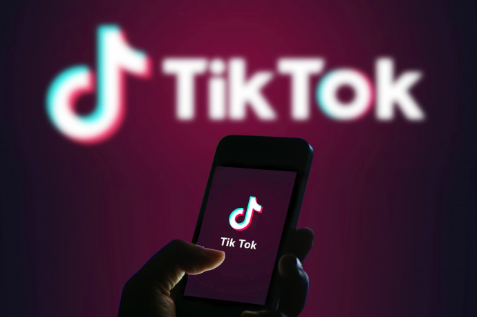 Egy TikTok-kihívás miatt fulladt meg egy 10 éves olasz lány