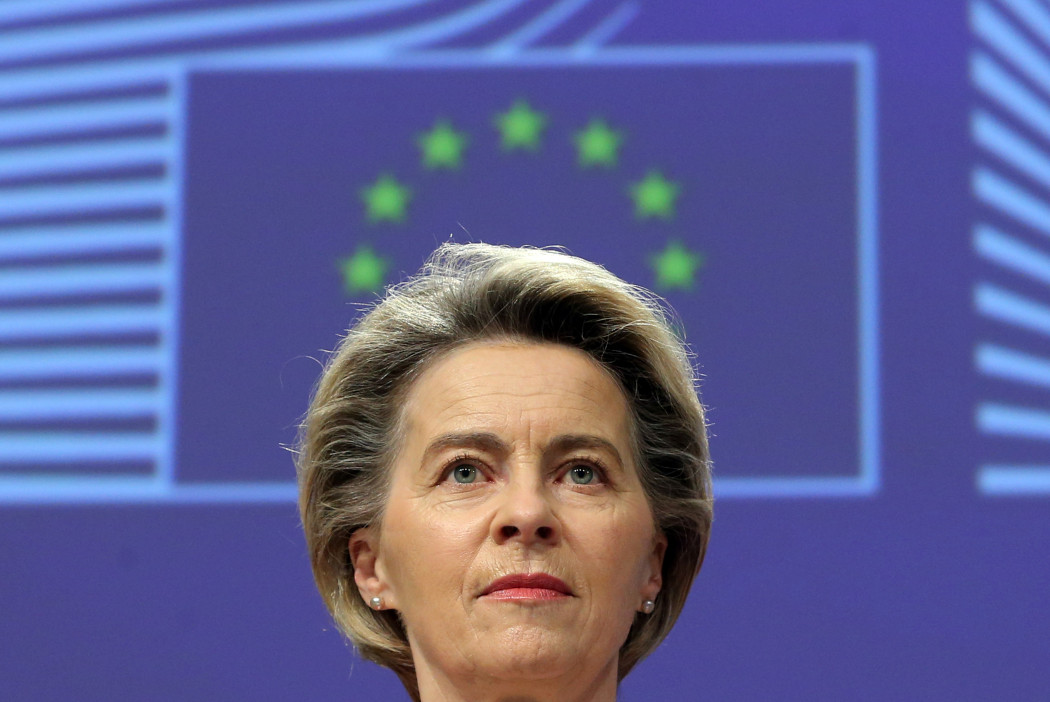 Ursula Von Der Leyen, az Európai Bizottság elnöke tart sajtótájékoztatót a közös uniós vakcinastratégiáról Brüsszelben, 2021. január 8-án – Fotó: Francois Walschaerts / Pool via Reuters