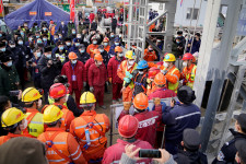 Holtan találtak kilenc bányászt a beomlott kínai bányában