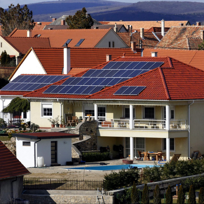 Csak akkor maradna értelme a napelemnek Magyarországon, ha a rezsicsökkentést feladnánk