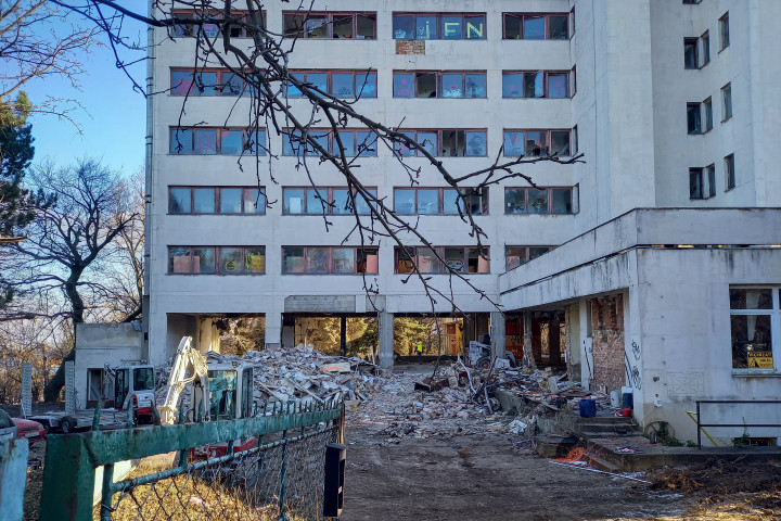 A hotel bontási állapota 2021. január elején – Fotó: Rostás Bianka / Telex