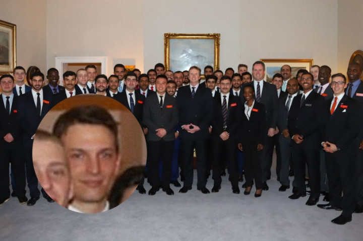 Orbán Gáspár a Sandhurst Royal Military Academy diákjai között – Fotó: The Royal Military Academy Sandhurst / Facebook