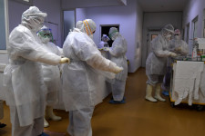 Úgy tűnik, ﻿a korlátozásokkal sikerült elkerülnünk a fertőzések újabb hullámát