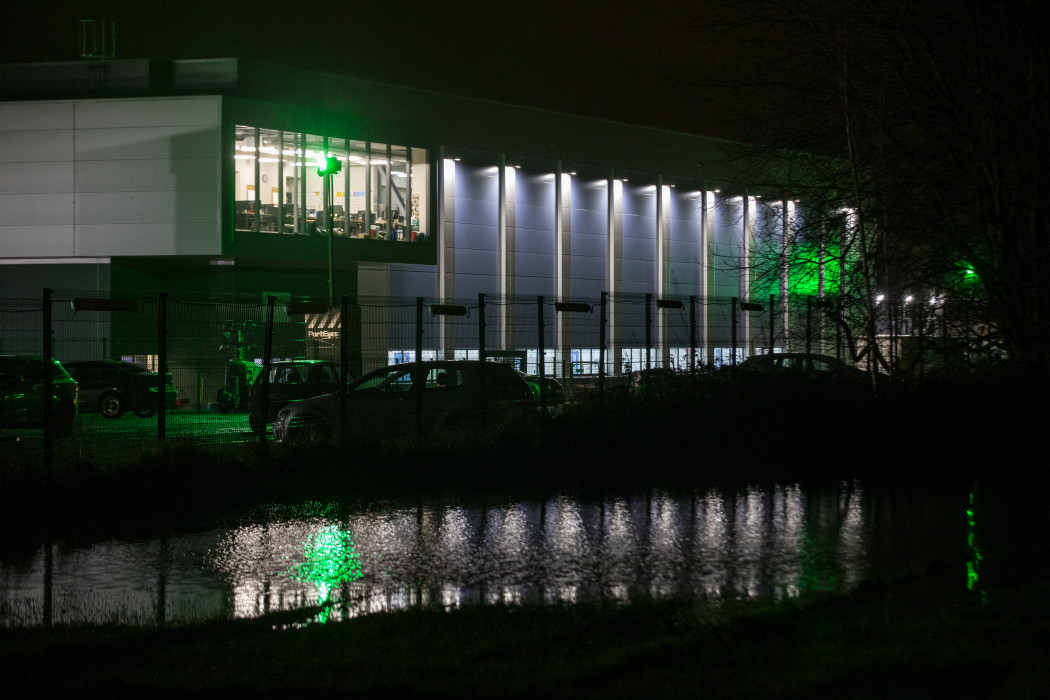 A Novasep gyára, ahol az AstraZeneca vakcinát gyártják Seneffe-ben, 2021. január 28-án – Fotó: BELGA PHOTO, ERIC LALMAND / AFP
