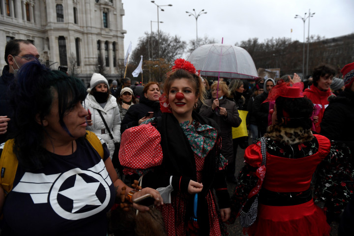 Lezárásellenes tüntetés Madridban. Fotó: Pierre-Philippe / AFP