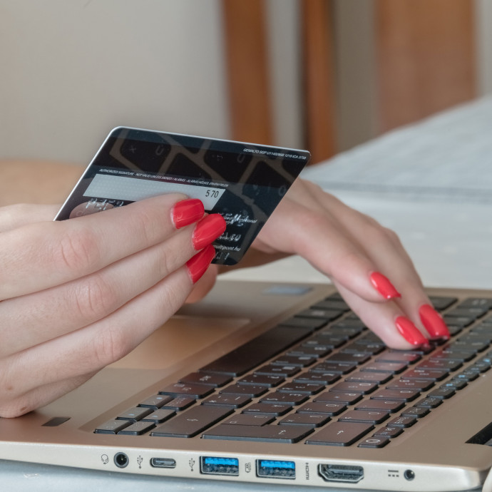 Az online vásárlások erős jelszóhoz kötése több kárt okoz, mint hasznot