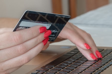 Az online vásárlások erős jelszóhoz kötése több kárt okoz, mint hasznot