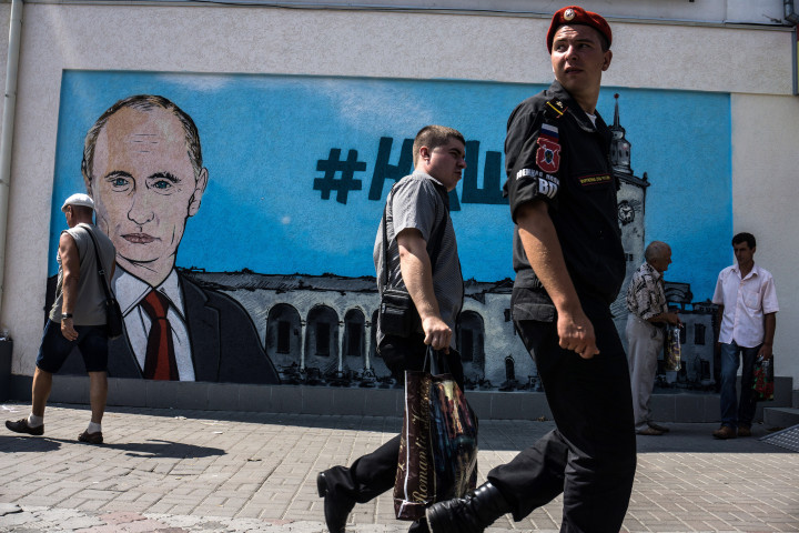 Putyint ábrázoló falfestés a Krím félszigeten Szevasztopolban 2015 augusztusában – Fotó: Alexander Aksakov / Getty Images
