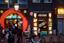 Elköltöztetik Amszterdam vörös lámpás negyedét