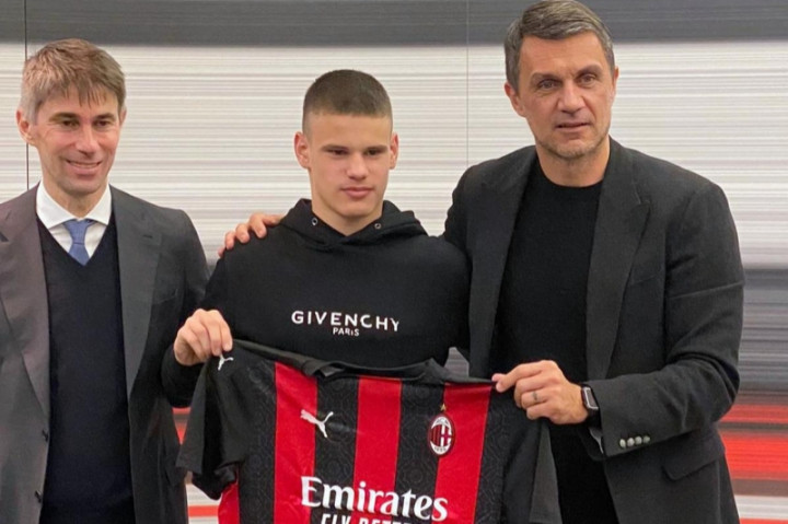 Az AC Milan az ETO FC-ből szerződtetett egy 17 éves balhátvédet
