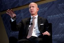 Hátrébb lép az Amazon vezetésében Jeff Bezos