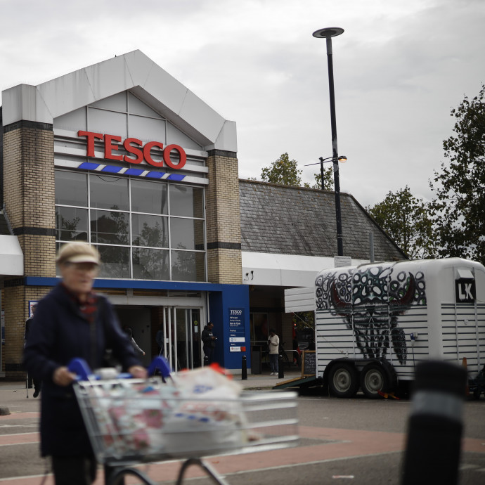 A végére ér a kivonuló Tesco üzleteinek felosztása Lengyelországban