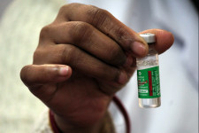 2500 magyar beoltására elegendő vakcinát küld Banglades