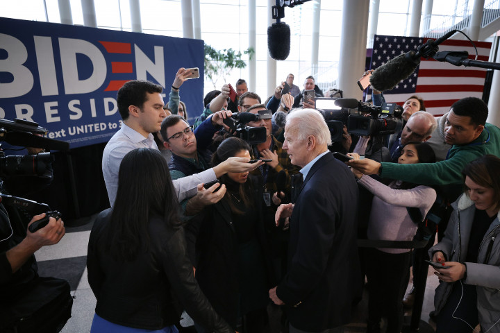 Joe Biden nyilatkozik röviden a sajtónak Donald Trump exelnök felelősségre vonásáról 2020. január 27-én – Fotó: Chip Somodevilla/Getty Images/AFP
