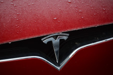 A Tesla befektetése rekordmagasra növelte a bitcoin értékét