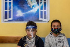 Hosszabb távon a gyerekeket is el kell majd kezdeni oltani