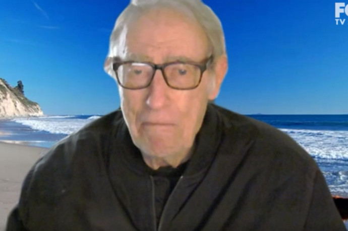 Egy 90 éves amerikai férfi 10 ezer dollárt fizetett, hogy nyomtatott hirdetésben reklamáljon a lassú internet miatt