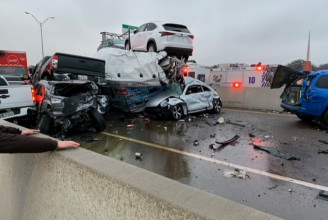 Száz autó rohant egymásba egy texasi balesetben, legalább hárman meghaltak