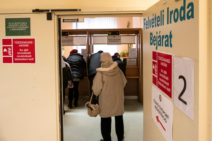 Több tízezer ember tajszáma válik érvénytelenné pénteken